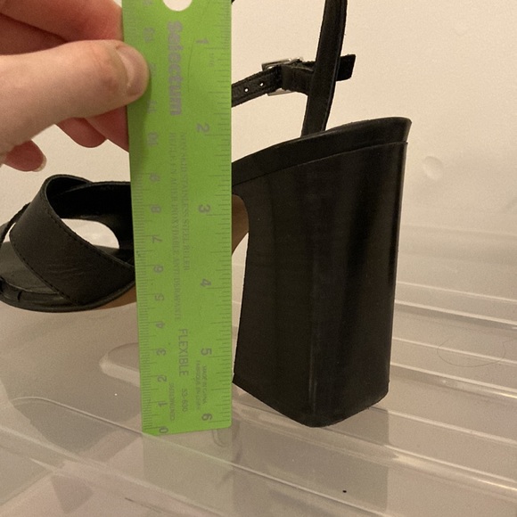 Chunky leather open toed heels - Picture 7 of 8